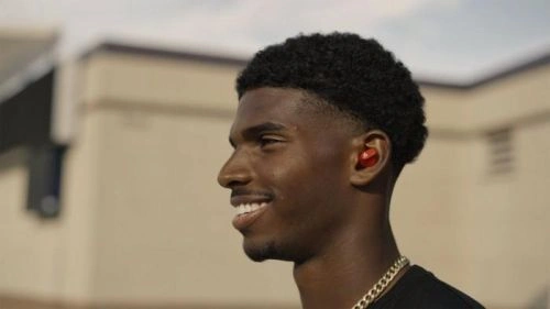 Shedeur Sanders 主教练第一季 欧美剧 剧照