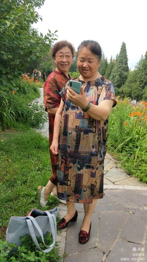 琳琳 在 姊妹花开 中
