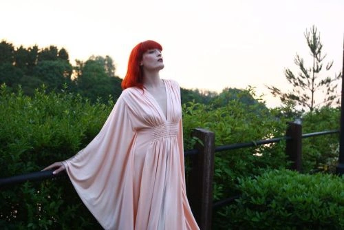 华丽逆袭 Florence 恐怖片 官方剧照