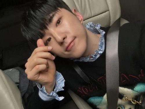 罗罗民宿 权顺荣 综艺 官方剧照
