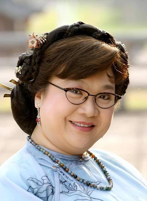 肥婆奶奶扭计媳国语 沈殿霞 香港剧 官方剧照