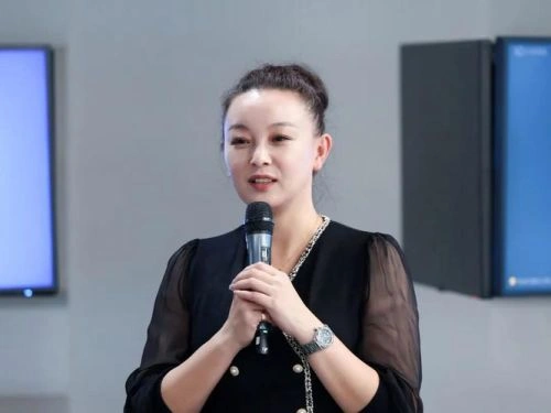 朱研 在 楷模 中